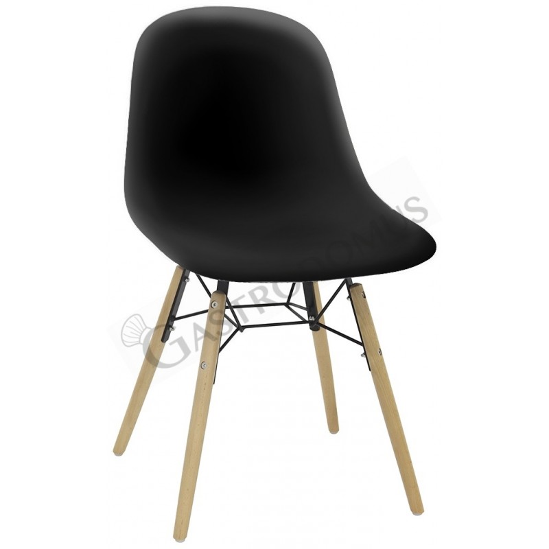 Silla con estructura de madera y metal pintado, asiento y respaldo de polipropileno